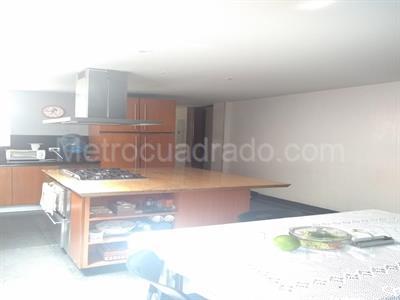 Casa de 5 alcobas en venta en San Jose De Bavaria, Bogotá, 800 m² · foto 7 de 18