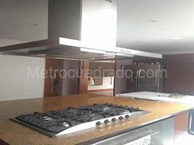 Casa de 5 alcobas en venta en San Jose De Bavaria, Bogotá, 800 m² · foto 8 de 18