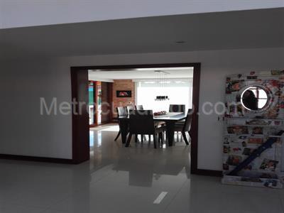 Casa de 3 alcobas en venta en San Jose De Bavaria, Bogotá, 800 m² · foto 2 de 19