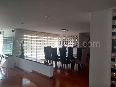 Casa de 5 alcobas en venta en San Jose De Bavaria, Bogotá, 800 m² · foto 1 de 10