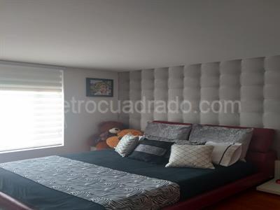 Casa de 5 alcobas en venta en San Jose De Bavaria, Bogotá, 800 m² · foto 5 de 10