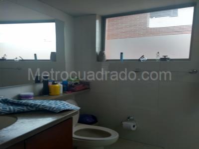 Casa de 5 alcobas en venta en San Jose De Bavaria, Bogotá, 800 m² · foto 6 de 10