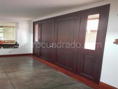 Casa de 4 alcobas en venta en San Jose De Bavaria, Bogotá, 800 m² · foto 3 de 15