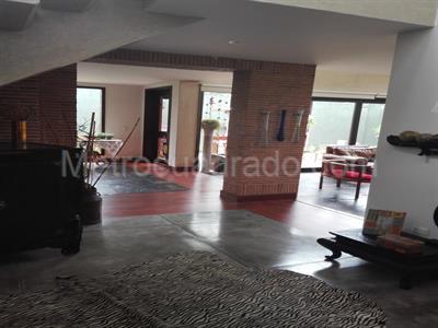 Casa de 4 alcobas en venta en San Jose De Bavaria, Bogotá, 800 m² · foto 2 de 15