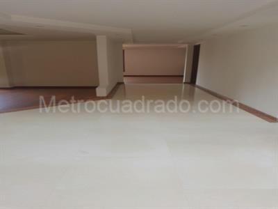 Casa de 4 alcobas en venta en San Jose De Bavaria, Bogotá, 800 m² · foto 16 de 18