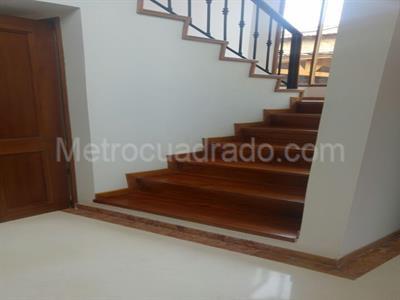 Casa de 4 alcobas en venta en San Jose De Bavaria, Bogotá, 800 m² · foto 17 de 18