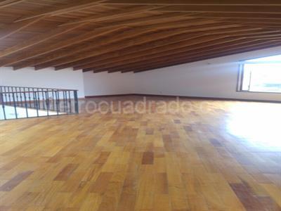 Casa de 4 alcobas en venta en San Jose De Bavaria, Bogotá, 800 m² · foto 3 de 18