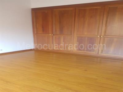 Casa de 4 alcobas en venta en San Jose De Bavaria, Bogotá, 800 m² · foto 6 de 18