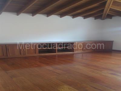 Casa de 4 alcobas en venta en San Jose De Bavaria, Bogotá, 800 m² · foto 8 de 18