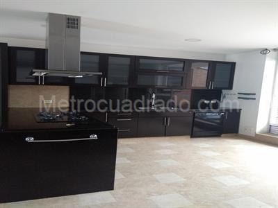 Casa de 4 alcobas en venta en San Jose De Bavaria, Bogotá, 750 m² · foto 3 de 7