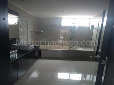 Casa de 4 alcobas en venta en San Jose De Bavaria, Bogotá, 750 m² · foto 7 de 7