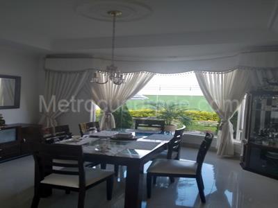 Casa de 5 alcobas en venta en San Jose De Bavaria, Bogotá, 800 m² · foto 3 de 13