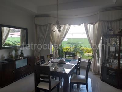 Casa de 5 alcobas en venta en San Jose De Bavaria, Bogotá, 800 m² · foto 4 de 13