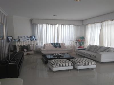 Casa de 5 alcobas en venta en San Jose De Bavaria, Bogotá, 800 m² · foto 1 de 13