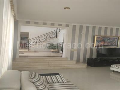 Casa de 5 alcobas en venta en San Jose De Bavaria, Bogotá, 800 m² · foto 5 de 13