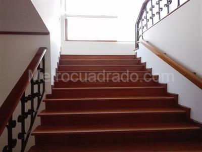 Casa de 4 alcobas en arriendo en San Jose De Bavaria, Bogotá, 800 m² · foto 4 de 9