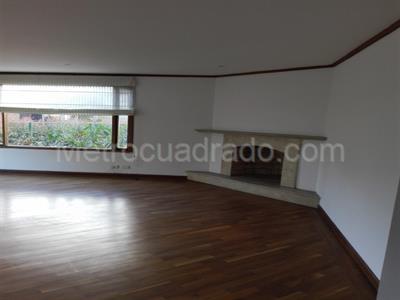 Casa de 4 alcobas en arriendo en San Jose De Bavaria, Bogotá, 800 m² · foto 5 de 9