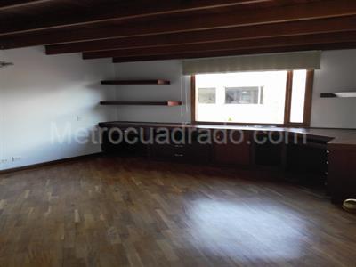 Casa de 4 alcobas en arriendo en San Jose De Bavaria, Bogotá, 800 m² · foto 6 de 9