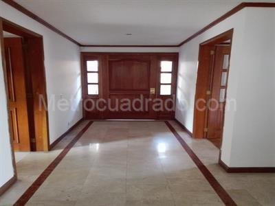 Casa de 4 alcobas en arriendo en San Jose De Bavaria, Bogotá, 800 m² · foto 7 de 9