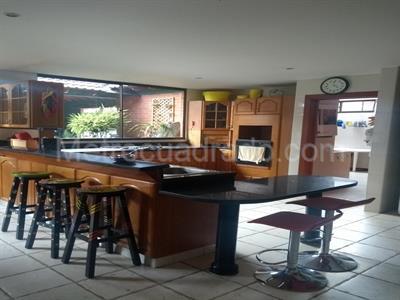 Casa de 3 alcobas en venta en San Jose De Bavaria, Bogotá, 800 m² · foto 6 de 13