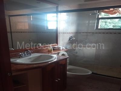 Casa de 3 alcobas en venta en San Jose De Bavaria, Bogotá, 800 m² · foto 10 de 13