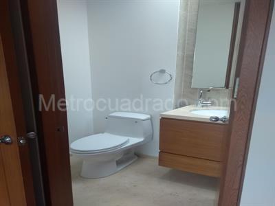 Casa de 3 alcobas en venta en San Jose De Bavaria, Bogotá, 800 m² · foto 11 de 15