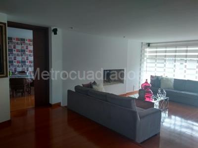 Casa de 5 alcobas en arriendo en San Jose De Bavaria, Bogotá, 800 m² · foto 4 de 12