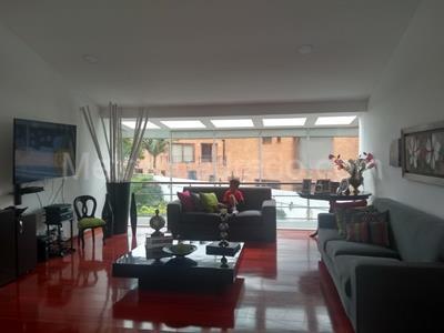 Casa de 5 alcobas en venta en San Jose De Bavaria, Bogotá, 800 m² · foto 8 de 9