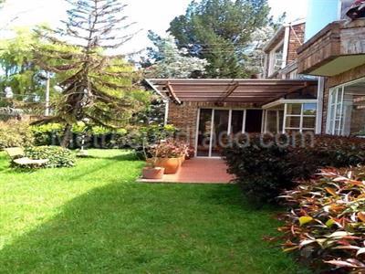 Casa de 3 alcobas en venta en San Jose De Bavaria, Bogotá, 800 m² · foto 4 de 9