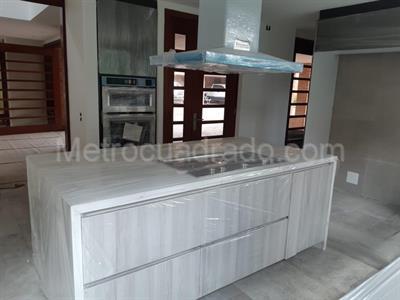 Casa de 5 alcobas en venta en San Jose De Bavaria, Bogotá, 800 m² · foto 10 de 14