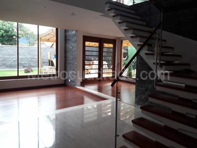 Casa de 5 alcobas en venta en San Jose De Bavaria, Bogotá, 800 m² · foto 5 de 14
