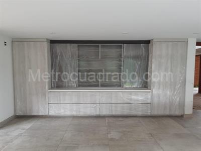 Casa de 5 alcobas en venta en San Jose De Bavaria, Bogotá, 800 m² · foto 8 de 14