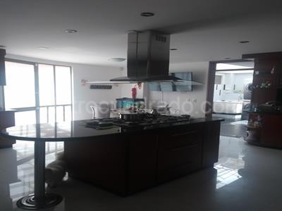 Casa de 4 alcobas en venta en San Jose De Bavaria, Bogotá, 380 m² · foto 6 de 14