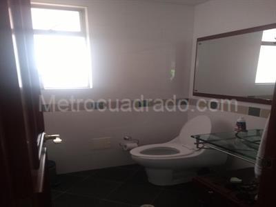 Casa de 4 alcobas en venta en San Jose De Bavaria, Bogotá, 380 m² · foto 7 de 14