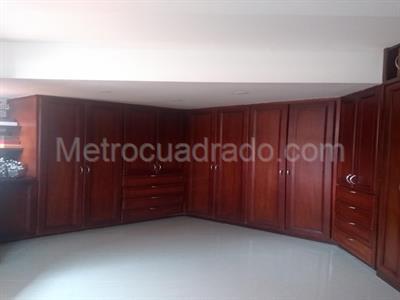 Casa de 5 alcobas en venta en San Jose De Bavaria, Bogotá, 600 m² · foto 4 de 7