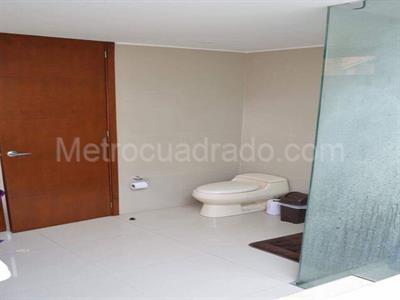 Casa de 4 alcobas en venta en San Jose De Bavaria, Bogotá, 400 m² · foto 7 de 13