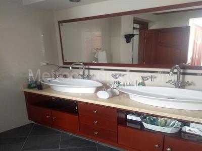 Casa de 4 alcobas en venta en San Jose De Bavaria, Bogotá, 380 m² · foto 13 de 18