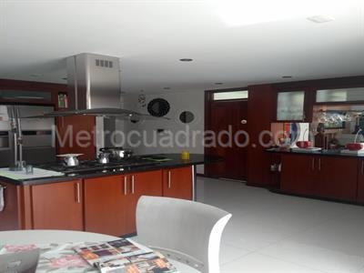 Casa de 4 alcobas en venta en San Jose De Bavaria, Bogotá, 380 m² · foto 4 de 18