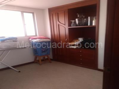 Casa de 4 alcobas en venta en San Jose De Bavaria, Bogotá, 380 m² · foto 6 de 18