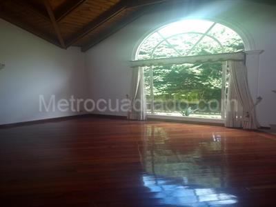 Casa en venta en San Jose De Bavaria, Bogotá · foto 2 de 8