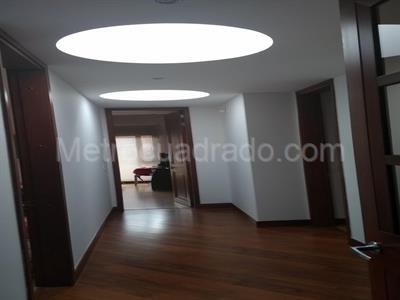 Casa de 5 alcobas en venta en San Jose De Bavaria, Bogotá, 540 m² · foto 14 de 19