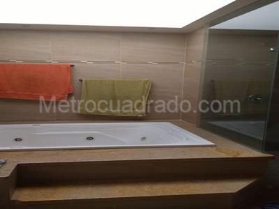 Casa de 5 alcobas en venta en San Jose De Bavaria, Bogotá, 540 m² · foto 7 de 19
