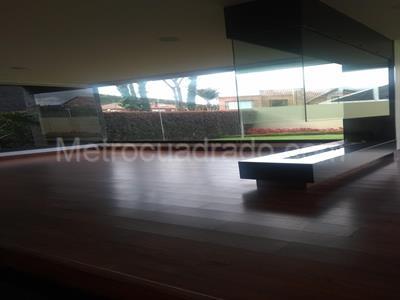 Casa de 5 alcobas en venta en San Jose De Bavaria, Bogotá, 740 m² · foto 3 de 16