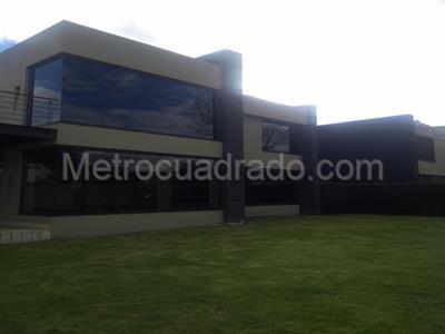 Casa de 5 alcobas en venta en San Jose De Bavaria, Bogotá, 740 m² · foto 4 de 16