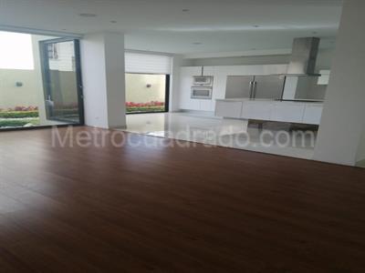 Casa de 5 alcobas en venta en San Jose De Bavaria, Bogotá, 720 m² · foto 13 de 17