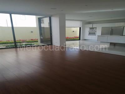 Casa de 5 alcobas en venta en San Jose De Bavaria, Bogotá, 720 m² · foto 14 de 17