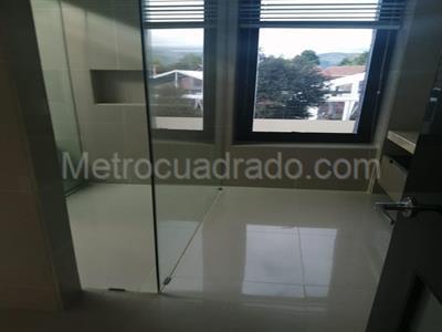 Casa de 5 alcobas en venta en San Jose De Bavaria, Bogotá, 720 m² · foto 4 de 17