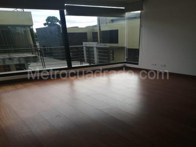Casa de 5 alcobas en venta en San Jose De Bavaria, Bogotá, 720 m² · foto 6 de 17