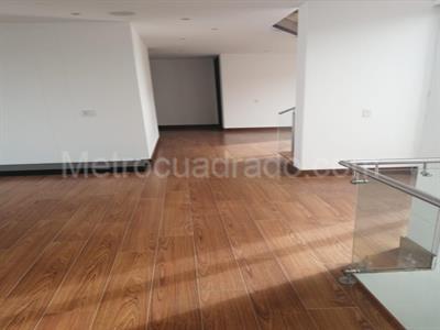 Casa de 5 alcobas en venta en San Jose De Bavaria, Bogotá, 720 m² · foto 9 de 17