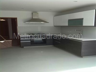 Casa de 3 alcobas en venta en San Jose De Bavaria, Bogotá, 260 m² · foto 3 de 9